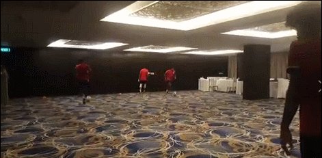 开云体育-马尔代夫备战40强赛受困疫情：酒店宴会厅当训练场