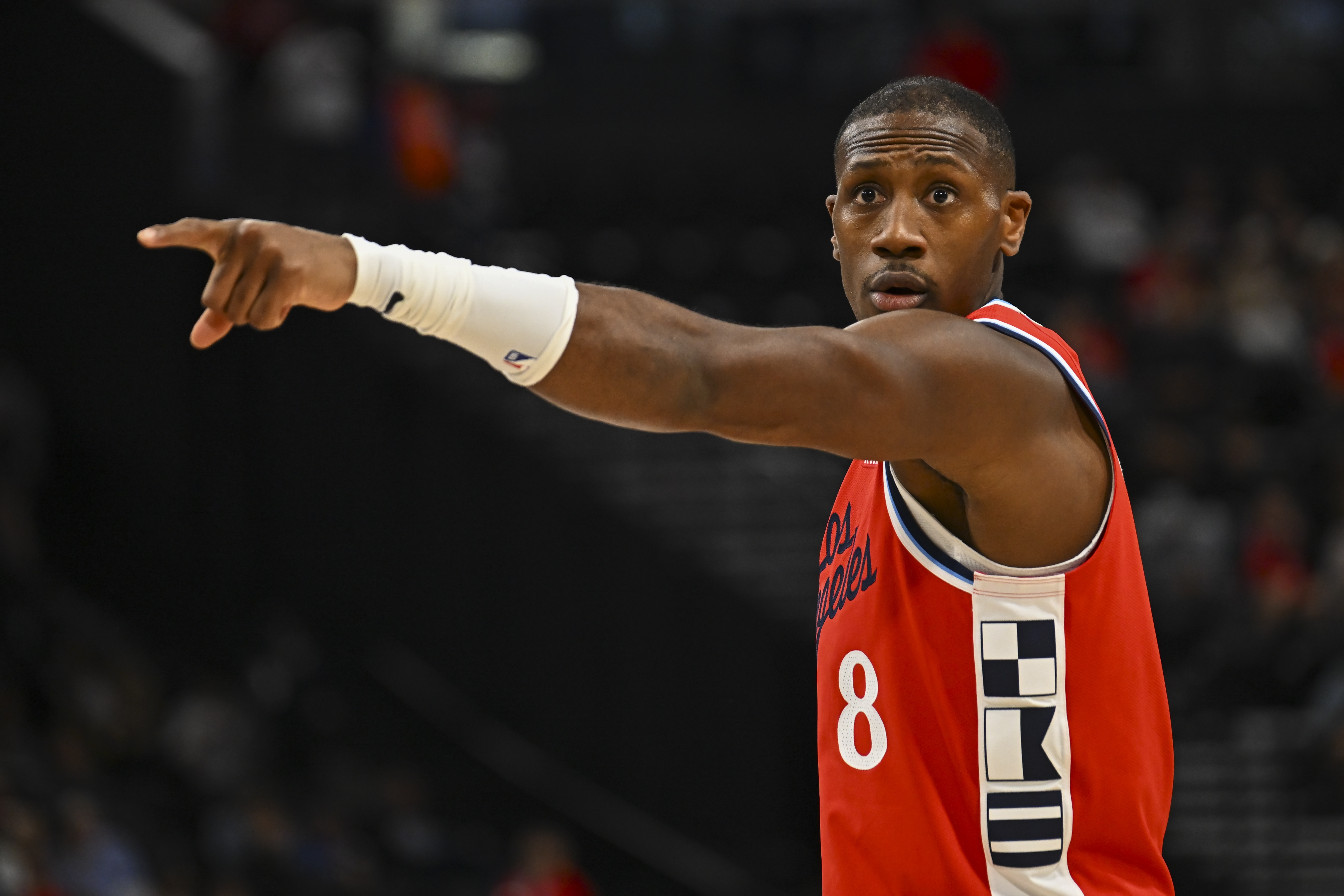 网页版登录入口-铁人!克里斯·邓恩本赛季保持全勤 快船自19年SGA&哈雷尔后首人